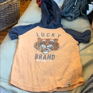 Lucky Tiger T-shirt with hood.